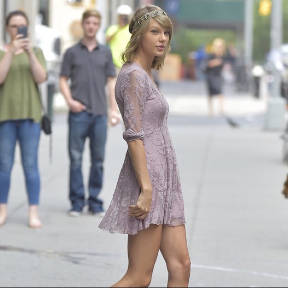 Reign Over Me Lace Dress size 0